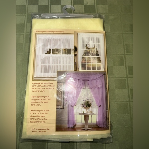 Sheer drapes - Picture 1 of 2